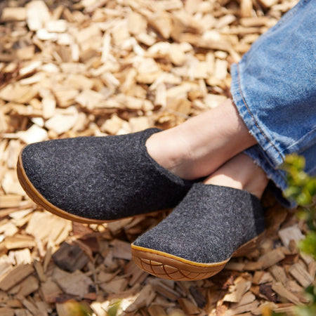 Glerups Unisex AR-02 Felt Shoes Charocal Honey Rubber Sole