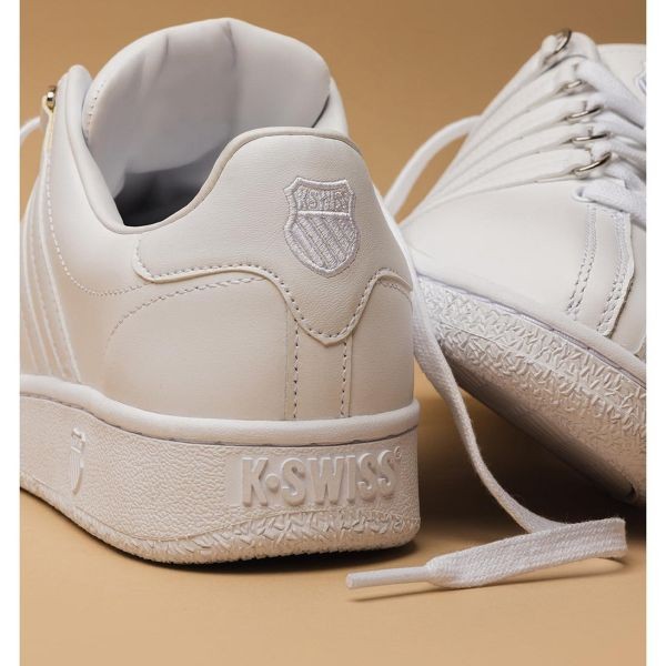 K-Swiss Women's Classic VN Leather Sn eaker 97321-101White/White